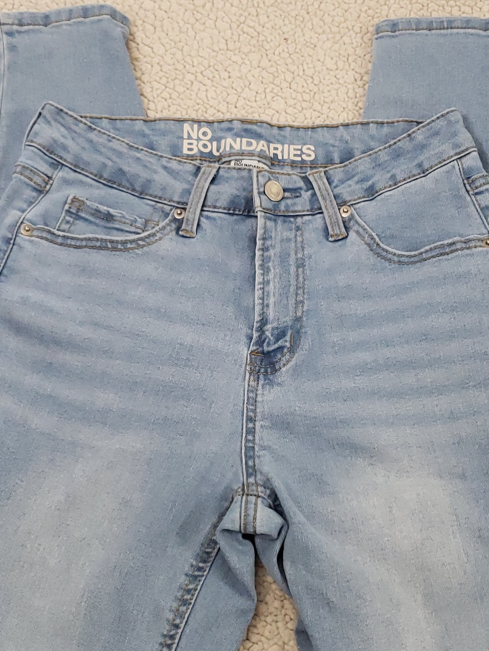 NO BOUNDARIES Light Wash  Skinny Blue Jeans | 6